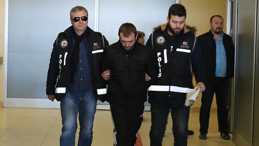 FETÖ üyelerini gümrükten kaçıran şebekeye operasyon