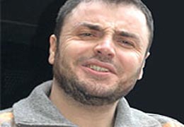 GATAKULLİcilerle Alay Etti