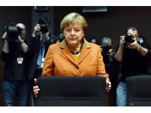 Merkel, Federal Meclis Araştırma Komisyonunda ifade verdi