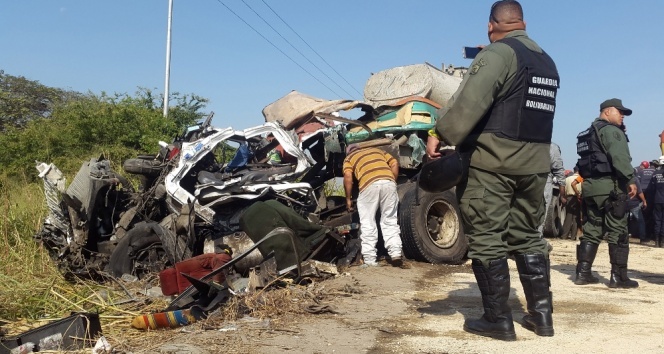 Venezuela'da kamyon ile otobüs çarpıştı: 16 ölü, 50 yaralı