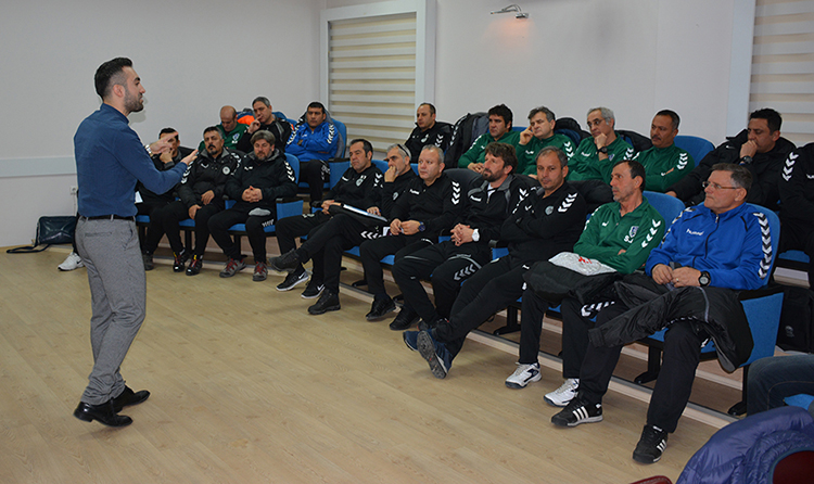 Akademi Antrenörlerine Seminer Verildi