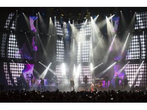 Tarkan, Darüşşafaka yararına konser verdi