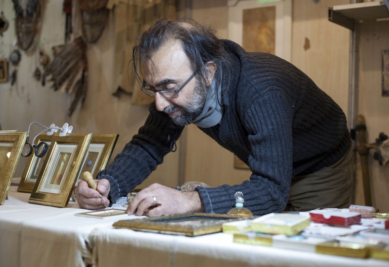 Bir santimetrekareye katalog sığdırdı