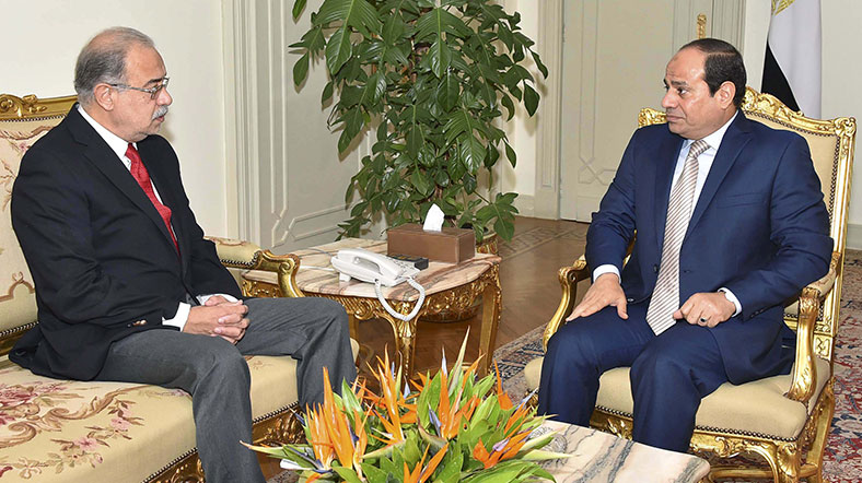 Mısır hükümeti: Bir buçuk yılda üç revizyon