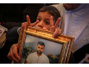 İsrail hapishanelerindeki Filistinli tutuklulara destek gösterisi