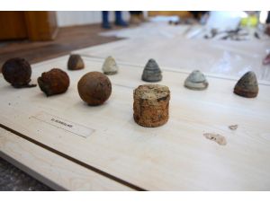 Yalova'da ele geçirilen savaş malzemeleri Çanakkale'ye getirildi