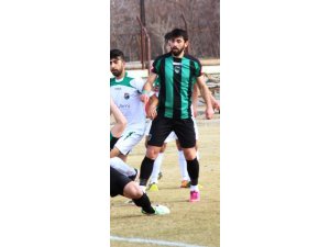 Okan futbolu bıraktı