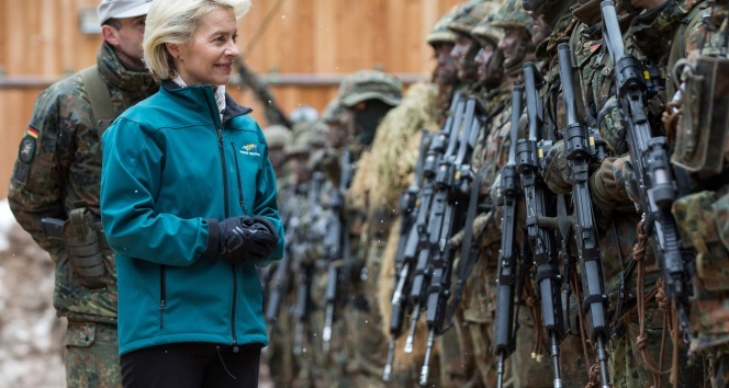 Almanlar asker sayısını arttırıyor