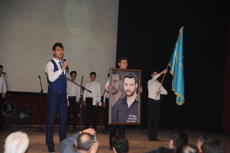 Akşehir Ülkü Ocakları tarafından Fırat Çakıroğlu'nun ölümün ikinci yılında Akşehir Kültür Merkezinde anma programı düzenledi.