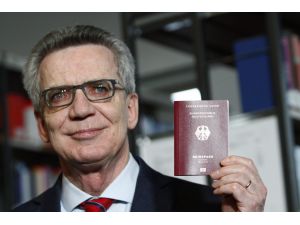Almanya'da yeni pasaportlar tanıtıldı