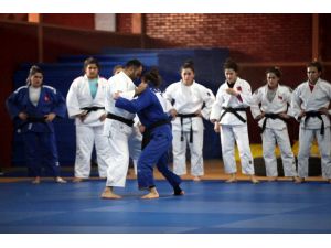 Genç judocular Avrupa Kupası'na hazırlanıyor