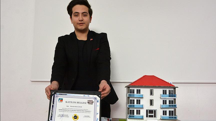 Eğrelti otuyla suyu arıttı