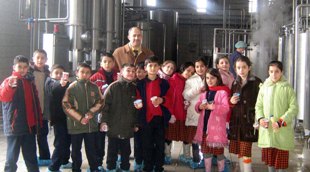 Öğrencilerden süt fabrikasına gezi