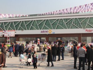 Adese Malazgirt mağazası açıldı
