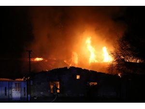 GÜNCELLEME - Adana'da kereste atölyesinde yangın