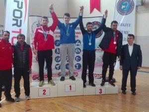 Tekvandocular madalya ile döndü