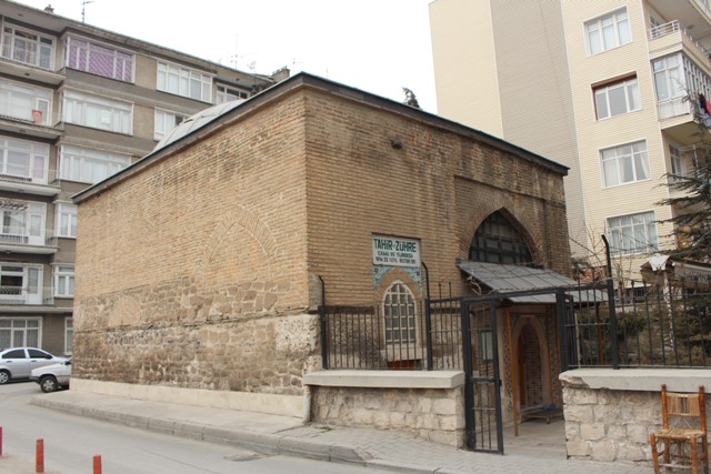 Tahir İle Zühre Cami ve Türbesi