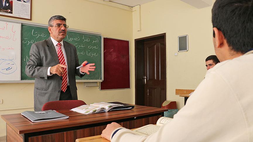 Öğrencilerinden koparıldığı yılların üzüntüsünü yaşıyor