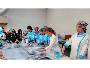 Ünlü Şef Deniz Orhun NEÜ’de Konferans Verdi