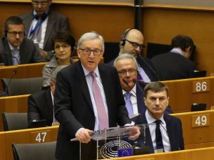 AB'nin geleceğine ilişkin senaryolar tartışmalara yol açtı