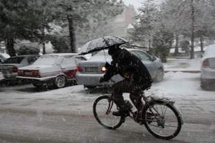 Beyşehir'de yoğun kar yağışı