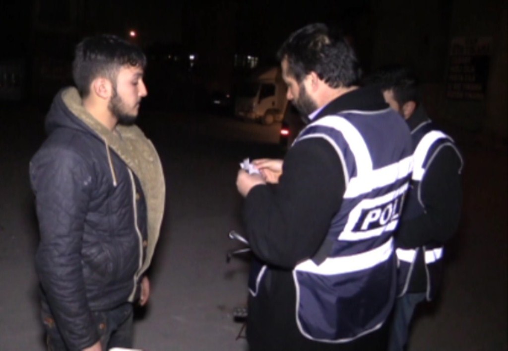 Yabancı uyrukluların yaşadığı mahallelere polis baskını