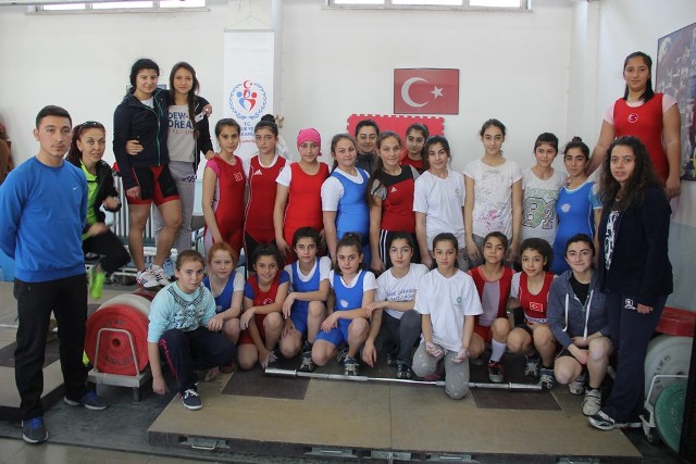 Halterde Yıldız il şampiyonları belli oldu