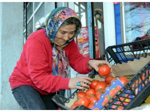 "Mikro kredi" sayesinde 7 torununu okutuyor