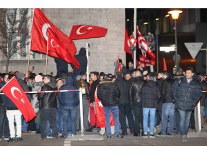 Hollanda'daki diplomatik skandala tepkiler