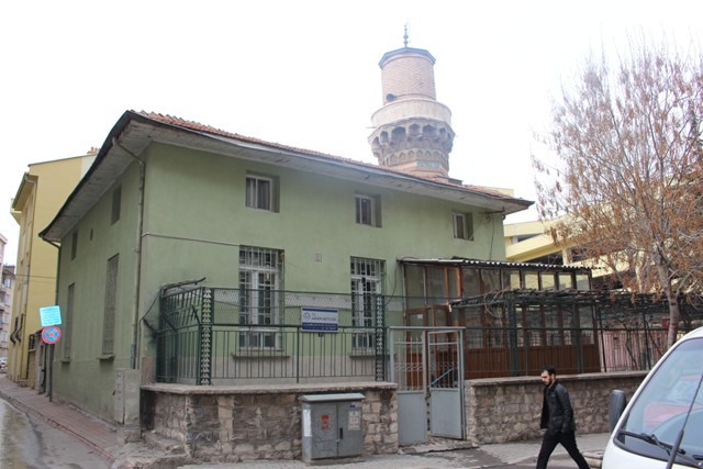 Hatuniye Mescidi ve Kütük Minare