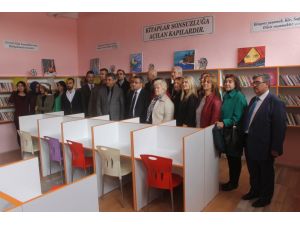 Yazıhüyük Ortaokuluna kütüphane yapıldı