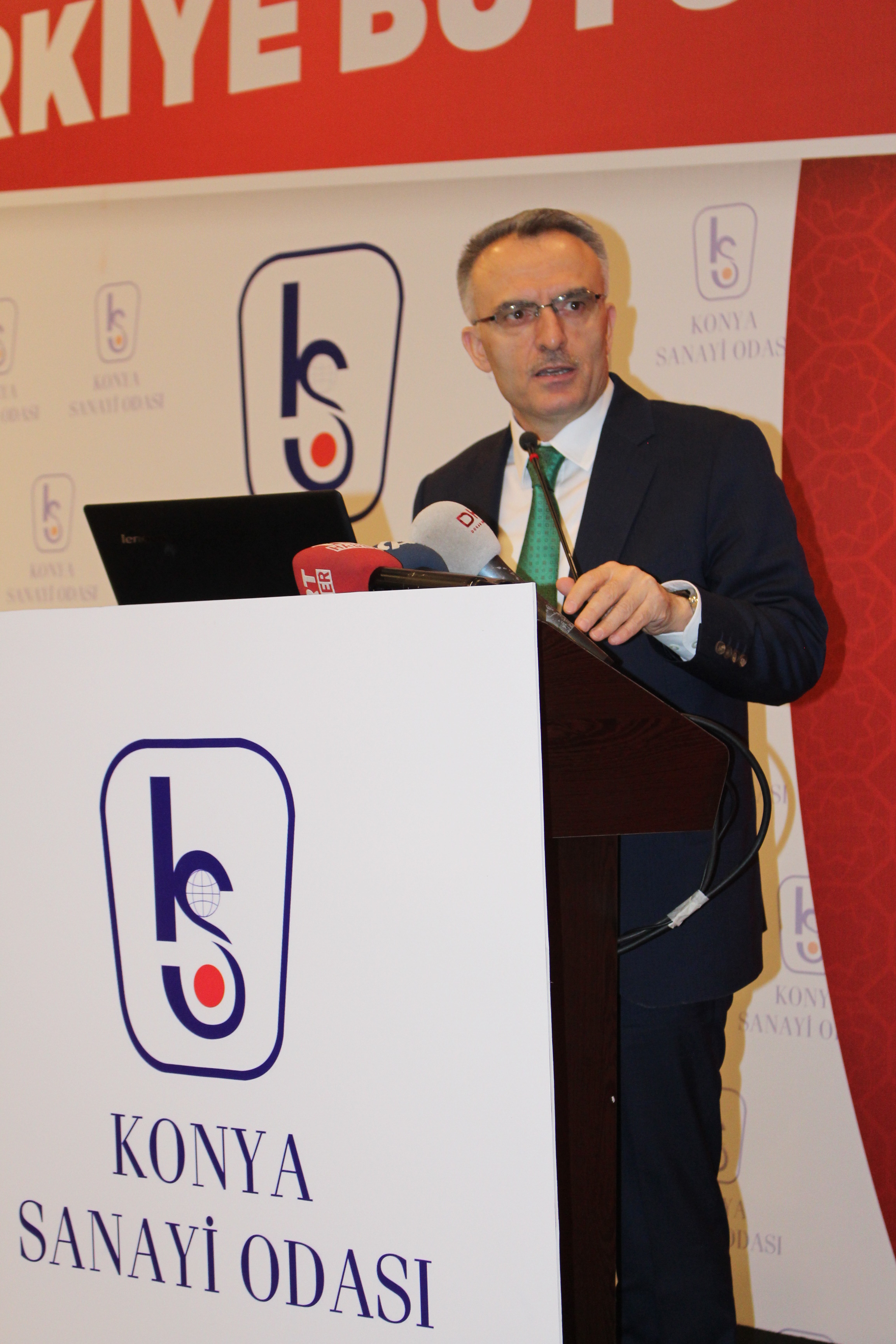 "Tek dişi kalmış canavarlar yeniden hortladı"