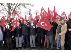 Hollanda'ya tepkiler