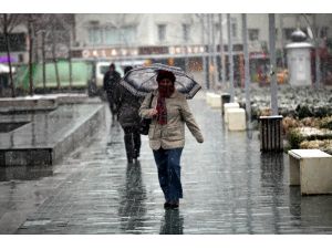 Bolu Dağı'nda yoğun kar yağışı