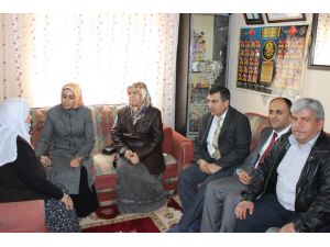 Şahiner ve Özaltun şehit ailelerini ziyaret etti
