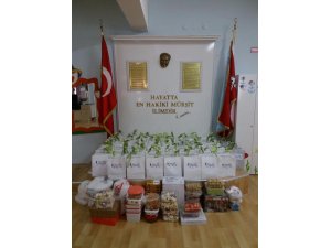 Minik yüreklerden asker ağabeylerine  hediye