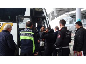 Otobüste cep telefonu hırsızlığı iddiası
