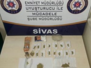 GÜNCELLEME - Sivas'ta kaçak içki ve uyuşturucu operasyonları