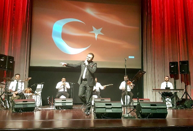Uğur Demirci Konya'da konser verdi