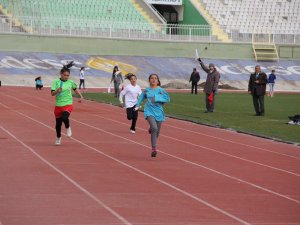Konya Okullararası Yıldızlar Atletizm müsabakaları yapıldı