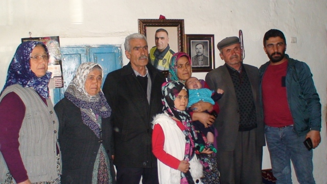 Şehit babası, Fethi bebekle buluştu