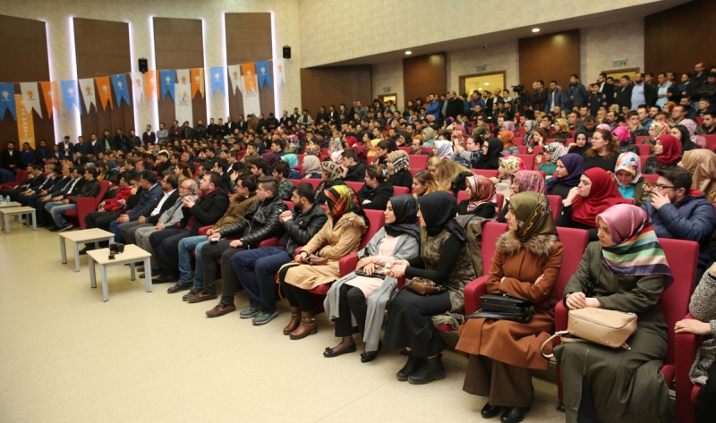 AK Parti Selçuklu'da  Genç Kürsü etkinliği