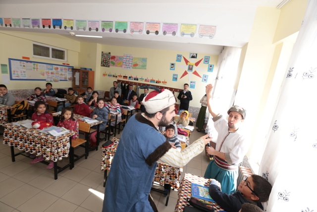 Halkapınar'da "Vefa" konulu tiyatro oyunu sahnelendi