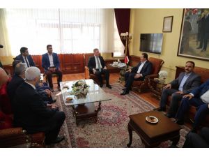 Vali Gül'ün Memur-Sen Genel Başkanı Yalçın'ı kabulü