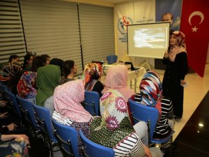 İslam tarihinin abide kadınları gençlere örnek oluyor
