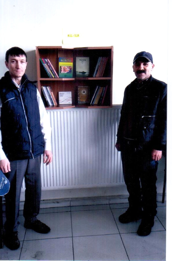 Akşehir'de Çay Ocakları ve Kahvehanelere Kitap Köşeleri