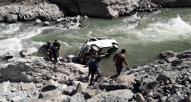 Ordu’da minibüs ırmağa uçtu: 1 ölü, 2 yaralı