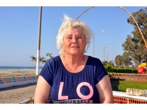 Kuşadası'nda kaçakları taşıyan lastik botun batması