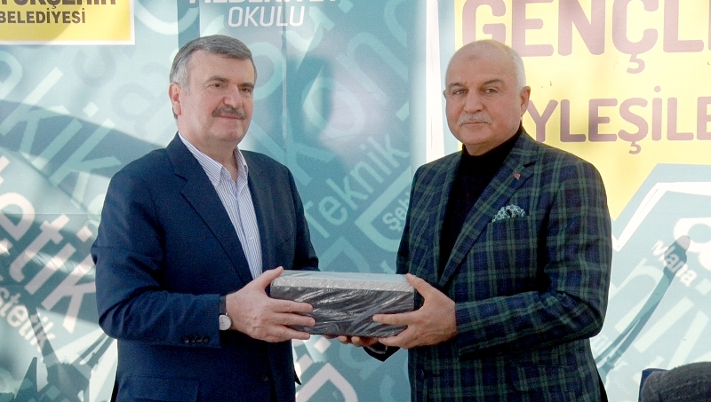Camlı Köşk söyleşilerine Mustafa Kabakçı konuk oldu