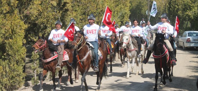 Konya'da referandum için atlı evet çağrısı